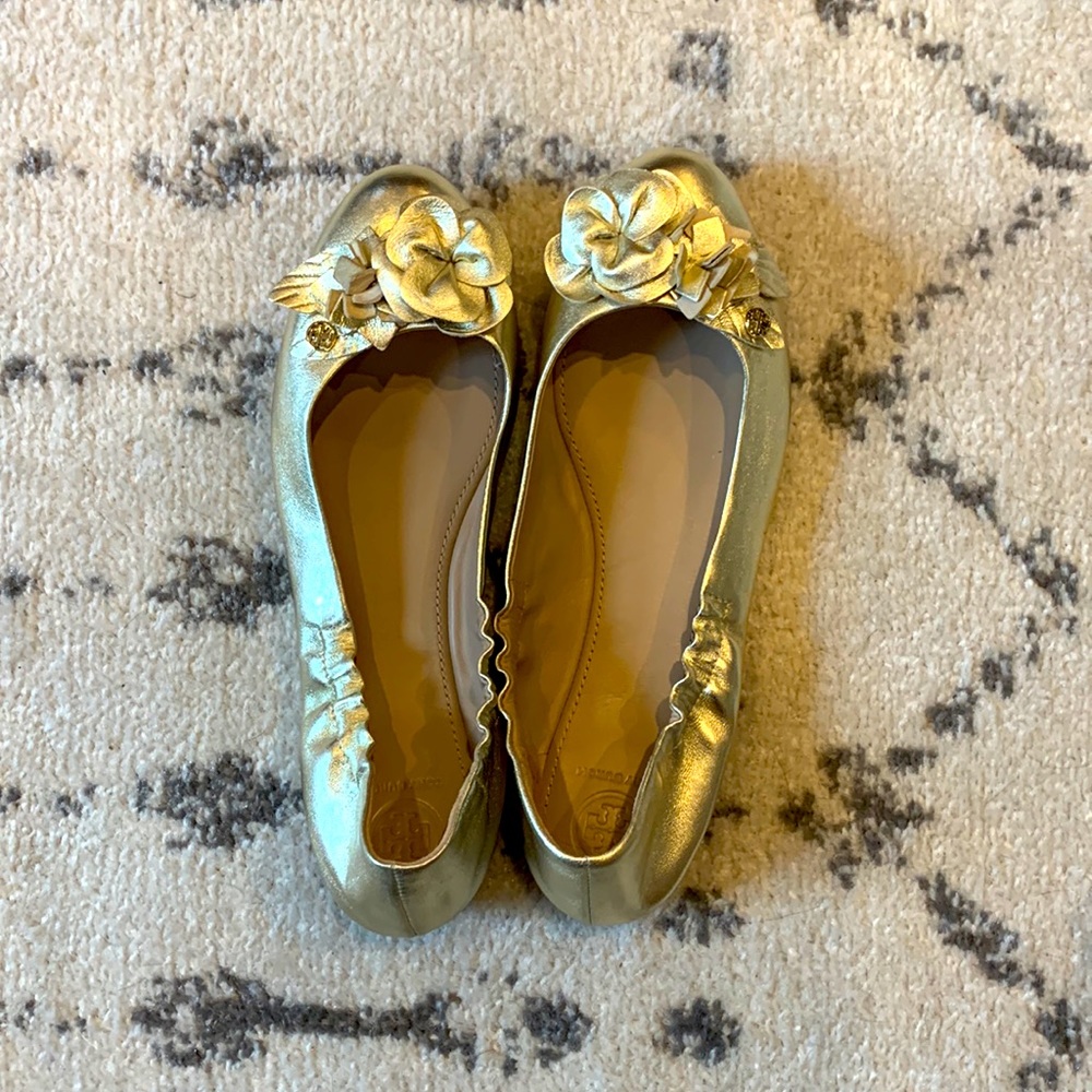 Tory Burch gold flats!